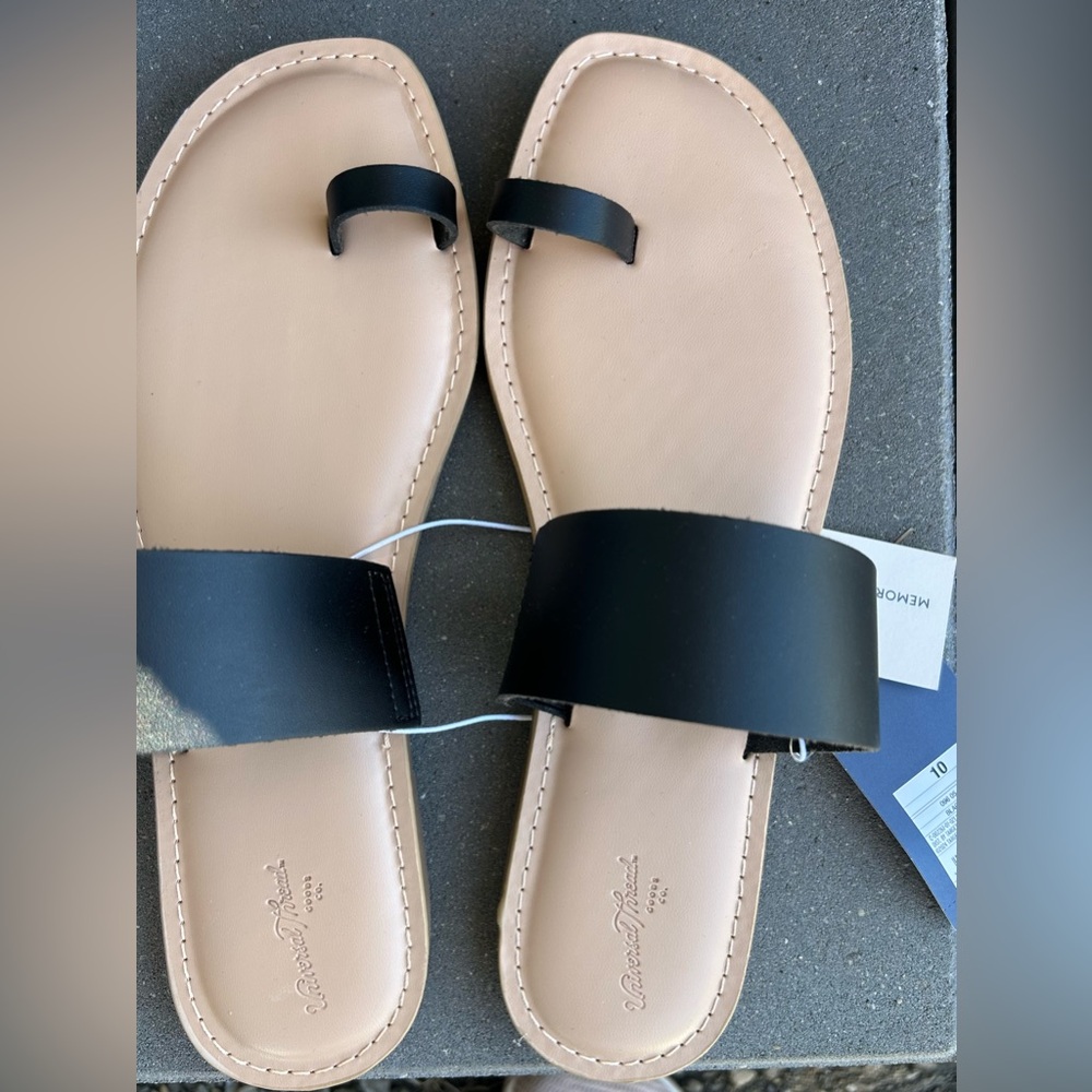 Universal Thread black Juno sandals size 10 new